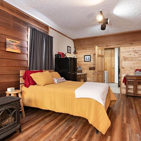 Wanderer Studio, An Off Grid Mountain Guest Studio With Fantastic Views 格伦伍德斯普林斯 外观 照片